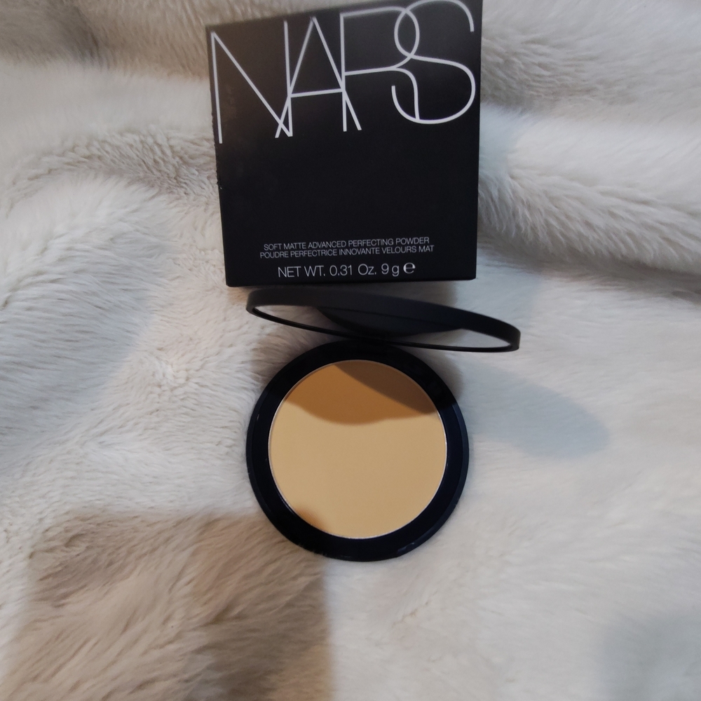 NIB NARS Soft Matte Perfecting Powder - Picture 2 of 12